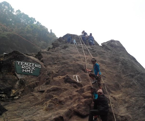 800px-Tenzing_Rock_HMI